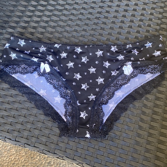 3 pairs brand new panties size medium. Black and pink mesh polka dot and stars - Picture 2 of 4